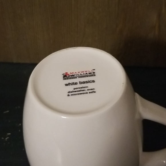 NWT White Maxwell Williams pitcher 750 ml - Picture 2 of 5